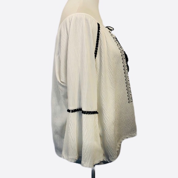 Boho Peasant Top White Blue Embroidered Tassel Neck ￼Top Small Petite - Picture 3 of 9